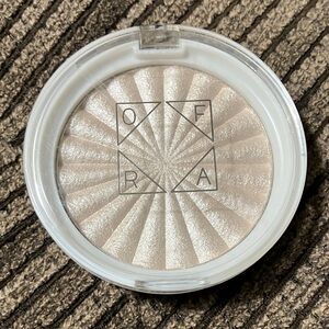 OFRA Highlighter in “Glazed Donut”